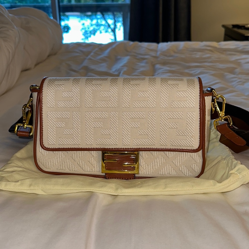 Baguette Beige FF canvas bag